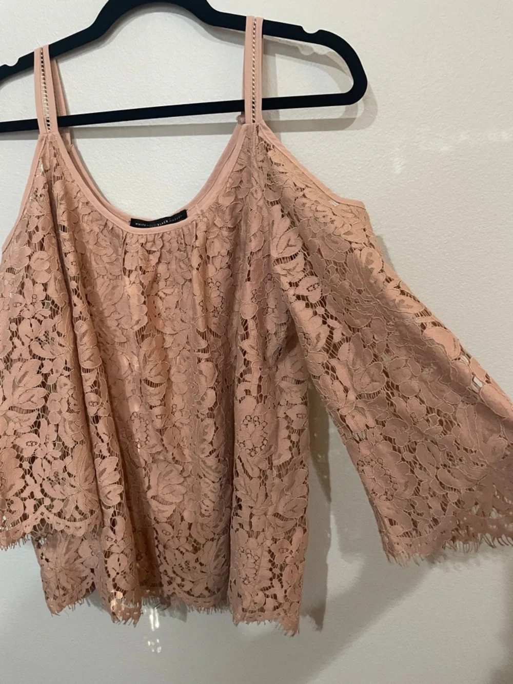 Women’s White House Black Market Lace Overlay Spaghetti Strap Top Blush Pink NWT - Picture 3 of 7